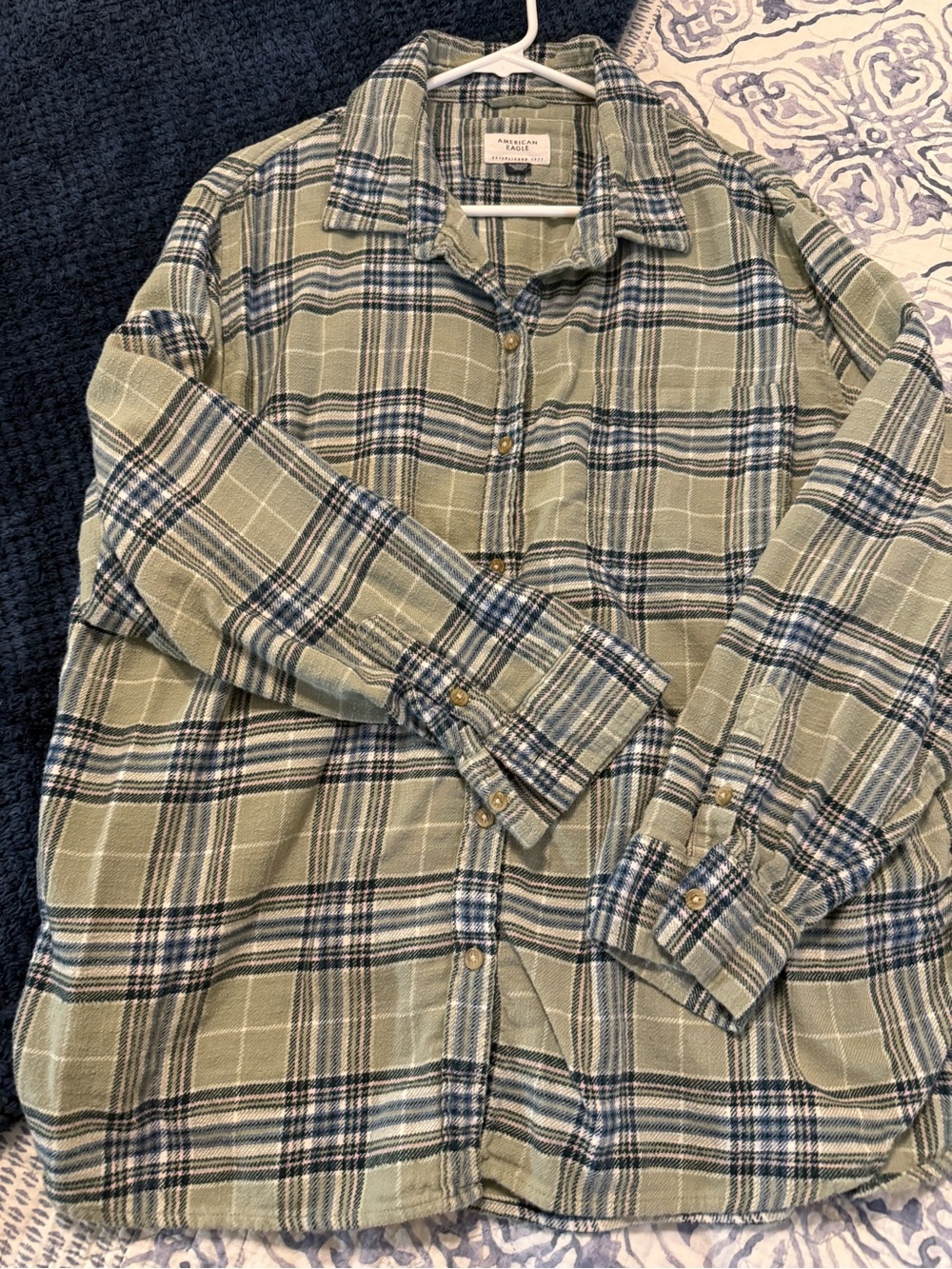 Women’s American Eagle Flannel Sage Green Plaid Button-Up Shirt